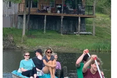 Image de The Honey Hut, Think of “ On Golden Pond\"
