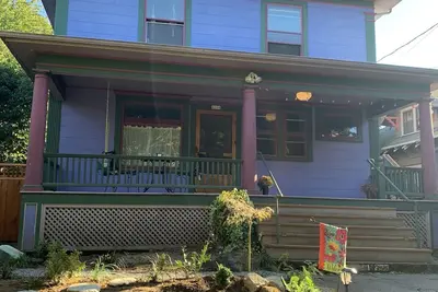 Image de Cozy Sunnyside Flat in Historic Home