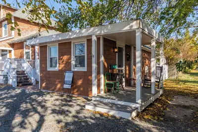 Image de 303 Massachusetts - Adorable one bedroom cottage close to the beach!