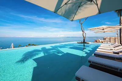 Image de Ritzy Pier 57 Ocean Views Ocean Views Rooftop Pool Zona Romantica