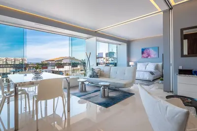 Image de Pier 57 Ocean Views Chic 2 bedrooms 2 baths Romantic Zone