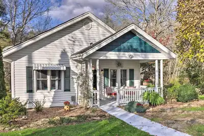 Image de Mtn Cottage w\/ Fire Pit in Newland!