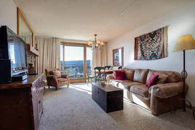 Image de Bt502 | Walk to Mountain Village | Indoor Pool | Hot Tub | Ski In | Winter Shutt