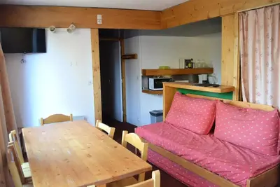 Image de Appartement 3 pièces pour 7 personnes, proche des pistes et des commerces, au coeur du village du Charvet à Arc 1800