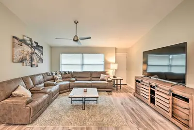 Image de 1 Mi to Golf: Sebring Condo w\/ Pool Access!