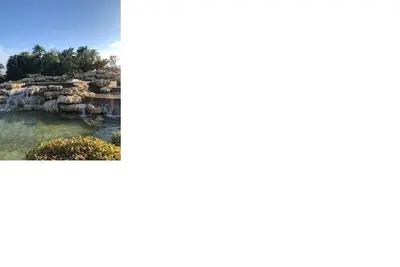 Image de Country club living - minutes to pristine area beaches!