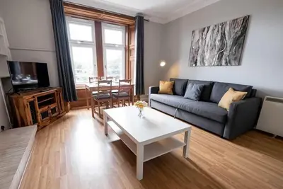 Image de ☆ Bright, Modern West-End Apartment ☆