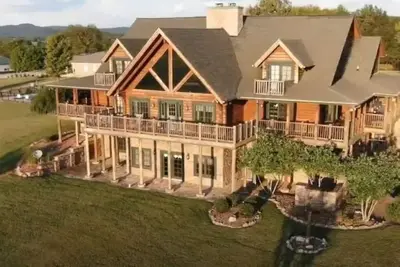 Image de Private Playground with over 100 acres of Fun!