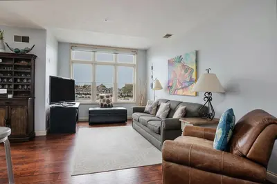 Image de Fully Updated Marina View Condo