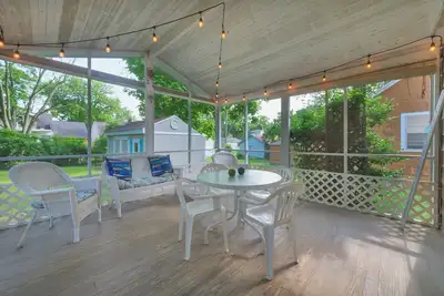 Image de Flip Flop Cottage - Cute and comfortable cottage located just three blocks from Lake Michigan!