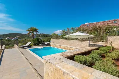 Image de Merveilleuse maison de vacances privée avec piscine privée, Wifi, climatisation, Tv et patio