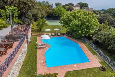 Image de Appartement dans une maison de vacances avec Wifi, piscine privée, Tv, terrasse, parking