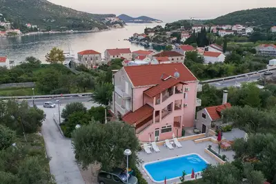 Image de Apartments Njirić - Family Studio with Balcony Sea View - No. 2