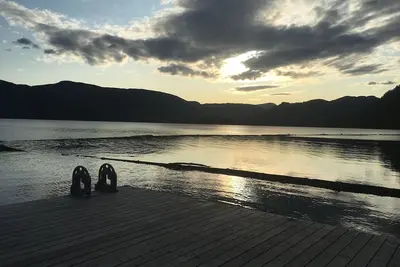 Image de Beautiful Waterfront Retreat in Lake Cowichan