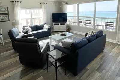 Image de Penthouse, 3 Br, 3 Ba, Beach service included!