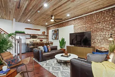 Image de Classic Downtown Savannah Renovation