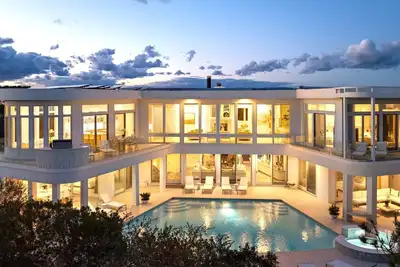 Image de An awe-inspiring 8, 000 Sf custom oceanfront mansion retreat on two. . .