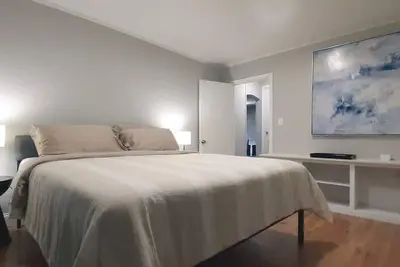 Spacious Single Level House with Power Recliners