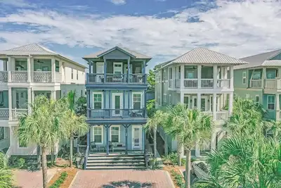 Image de 5 Bedrooms- 3 Masters, Sea View Top Deck, 3 Min To Beach & Pool, Free Bikes