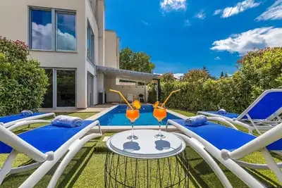 Image de Maison de vacances Malinska pour 1 - 6 personnes avec 3 chambres à coucher - Maison de vacances