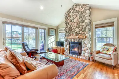 Image de Ground floor home w/patio, washer/dryer, shared pool & hot tub, Ac