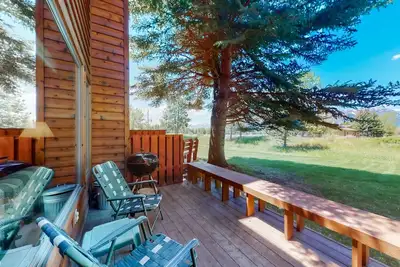 Image de Rustic townhome near golf course with private sauna & deck