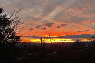 Image de A View of the  Middletown Valley Like No Other