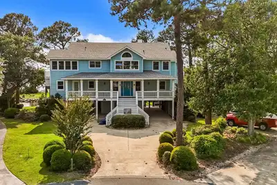 Dog-friendly home with great views, elevator, private hot tub, & pool