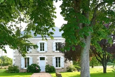 Image de Maison de maître au cœur du Berry avec étang privé, grand jardin et vaste propriété
