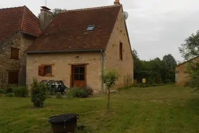 Image de Maison de Caractère Rénovée avec Jardin, Terrasse, et Proche du Château Guillaume