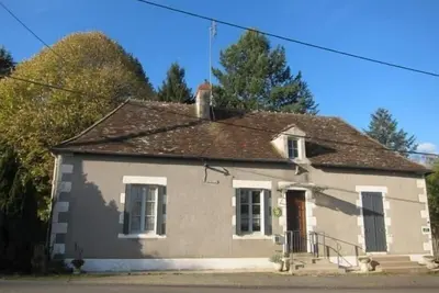 Image de Maison rénovée en Berry, parc arboré et équipements complets, à proximité de la rivière et sites touristiques