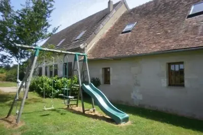 Image de Gîte familial près de Châteauroux avec jardin, aire de jeux et location de salle, idéal pour 8 pers.