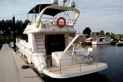 Image de Vacation on a luxury yacht