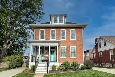 Image de Cedar Haus - Downtown WashMo, Dog-Friendly, Wineries, Fenced Yard