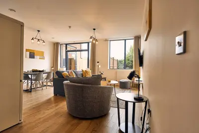 Image de Goldfinch-Supérieure-Appartement-Salle de bain privée séparée-Terrasse