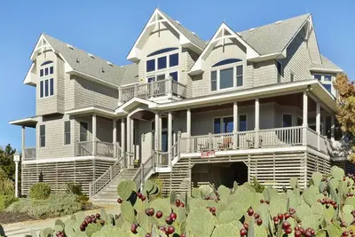 Oceanfront Home In Corolla w/ Private Pool & Hot Tub