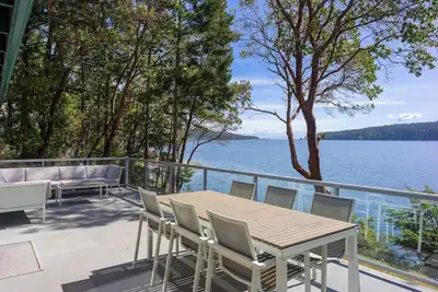 Image de Lopez Island, Painted Rock House #301