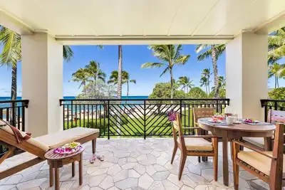Image de Hot Deal! Turtle Bay Villas 201 by Gather: Beachfront w/ Shared Pool, Spa & Ac