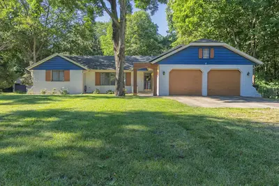 Image de Plum Creek - Large home with 2 kitchens close to Pier Cove!
