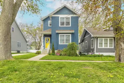 Image de Blue Haven Lake House - pet friendly- Close to beach and downtown South Haven