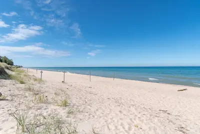 Image de North Shore Beach Retreat - 1 bed 1 bath condo on north side w\/ pool