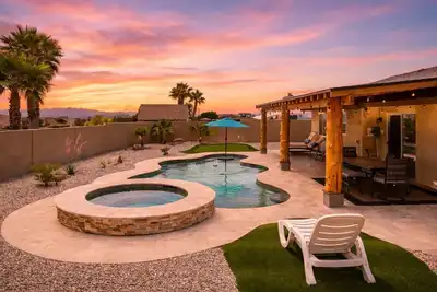 Image de Rocking Horse - Heatable Pool, Spa, Golf, King Bed