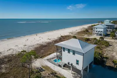 Image de Seminole Wind- 4 Br Beachfront Home- Sleeps 10, Priv. Pool, Pet Friendly!