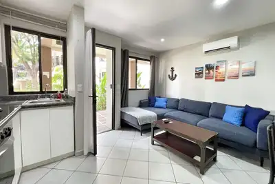 Image de 2 Bedroom Condo - Walk to Beach, Shops and Pools