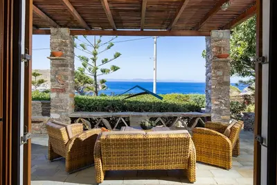 Villa Mirsini only a 3 minute walk from 2 beaches and the town of Korissia.