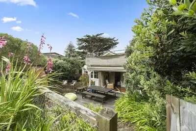 Image de The Beach Bach - Waikanae Beach Holiday Home