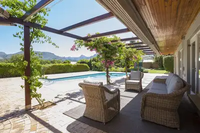 Image de Beautiful 5 bedroom Constantia home