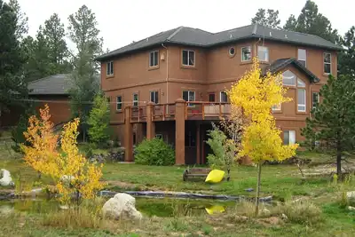Image de Serene Retreat Nestled in the pines- private & relaxing; Microweddings; Reunions