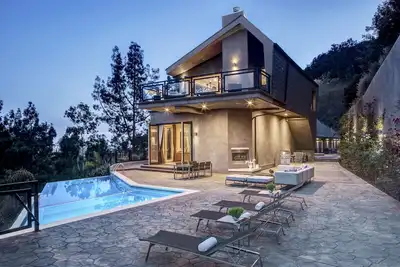 Image de Dream House in the Heart of Beverly Hills