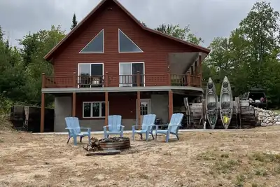 Image de Welcome to The Nauti Pine Lodge
